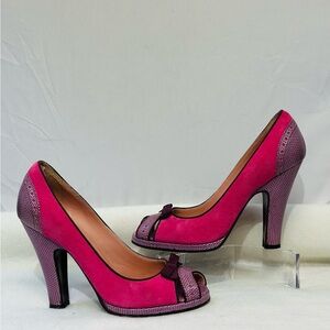 MARC JACOBS Fuchsia Suede Peep-Toe High Heels with Bow Accent